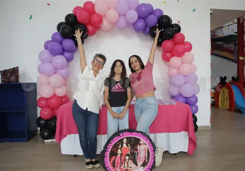 Ofelia celebra sus 11 a&ntilde;os con k-pop