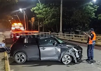 Colisiona en guarnici&oacute;n en el libramiento Sur