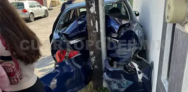 Automóvil se va sin control de reversa Automóvil se va sin control de reversa