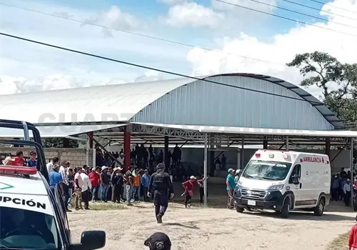 Se enfrentan lugare&ntilde;os por falla en bomba de agua