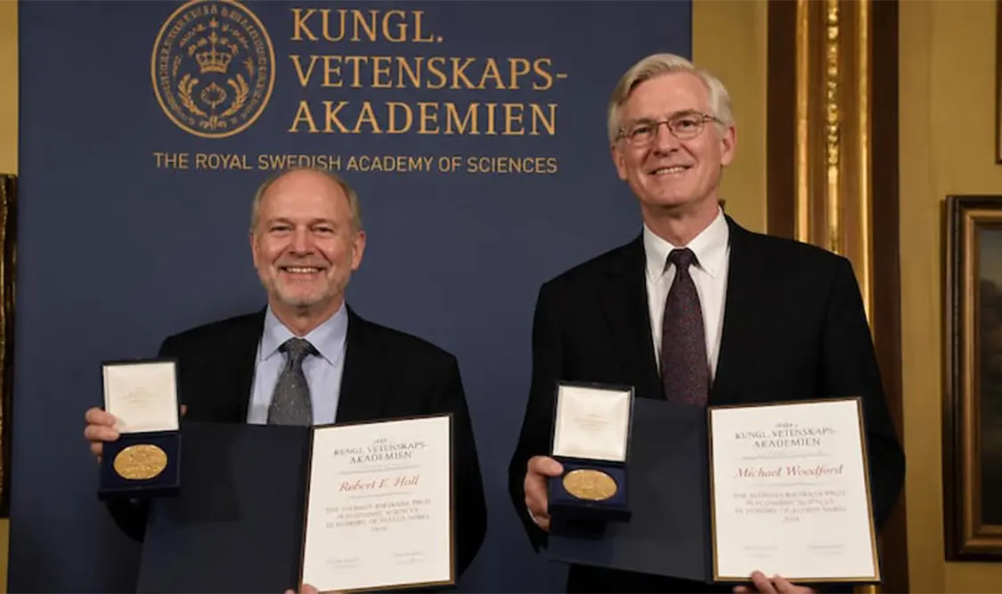 Nobel es otorgado a Robert E. Hall y Michael Woodford