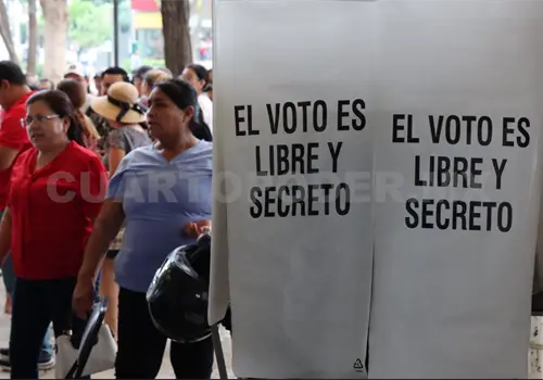 M&aacute;s pol&iacute;ticos defienden la paridad efectiva
