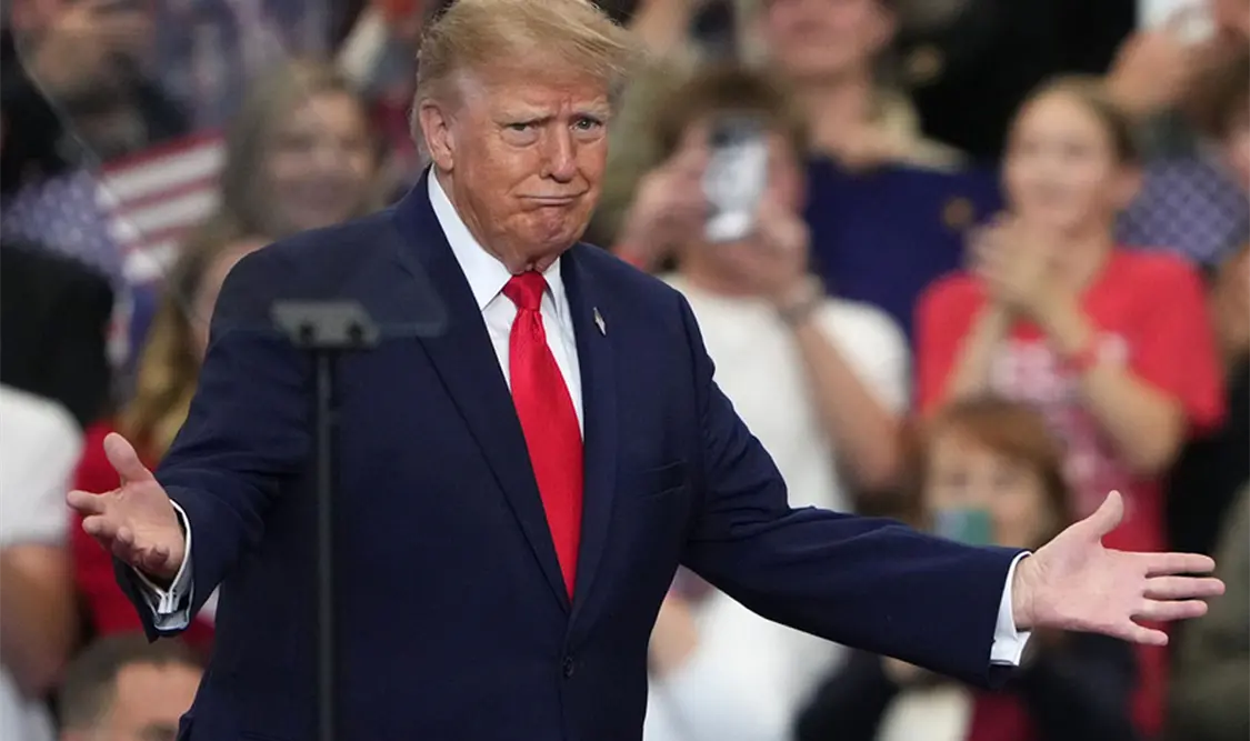 Vuelve Trump a insinuar un tercer mandato