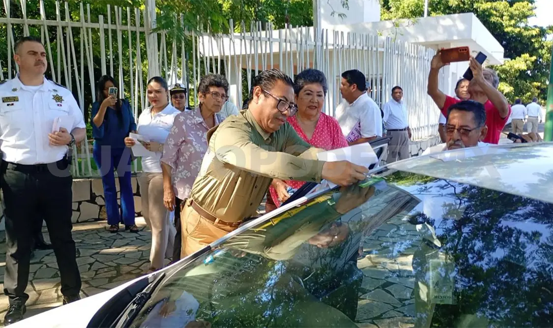 La pega de las calcas se realizó en el parque Ecológico de Tapachula. Rafael Victorio / CP