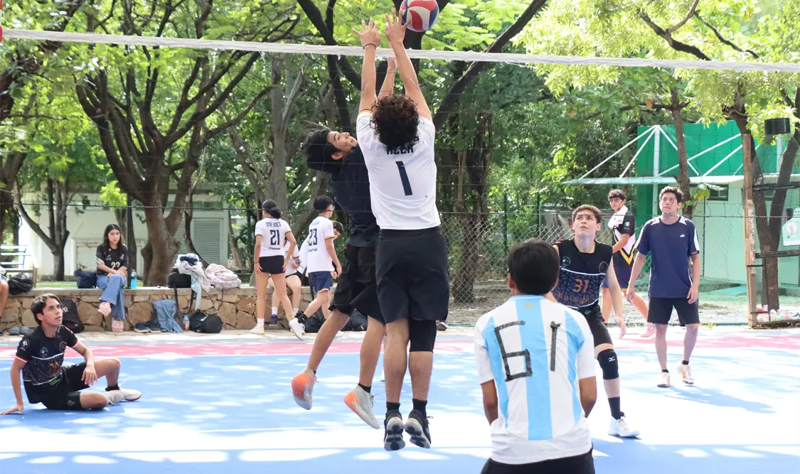 Adlers Juvenil consiguió su clasificación a la gran final tras vencer a Club Adlers en dos sets. Diego Pérez/CP
