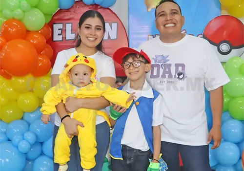 Elían y Matías, diversión en el campo Pokémon Elían y Matías, diversión en el campo Pokémon