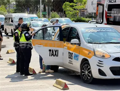 Da a luz dentro de taxi cuando iba al hospital Da a luz dentro de taxi cuando iba al hospital