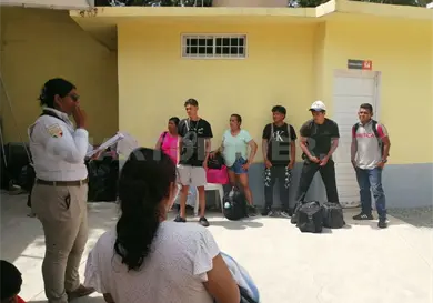 Dan seguimiento a caravana "Fe y Esperanza"