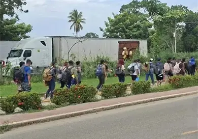 Ingresa grupo de migrantes a M&eacute;xico