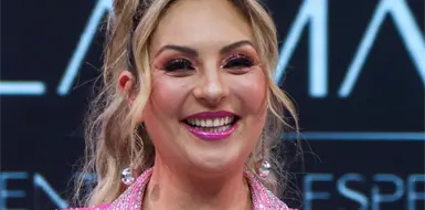 Mariana Ochoa responde a reclamo