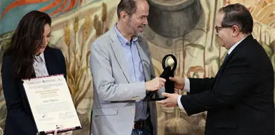 Villoro pide m&aacute;s para ciencia y cultura