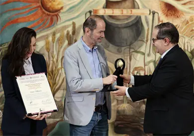 Villoro pide m&aacute;s para ciencia y cultura