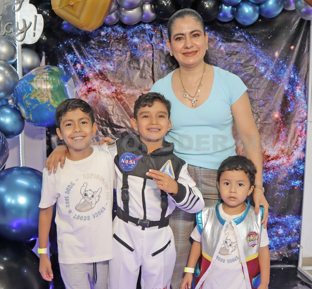 Roberto cumple 8 años