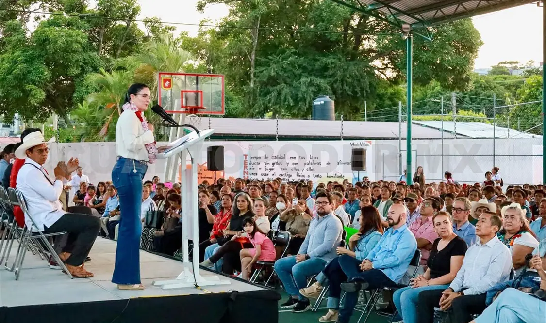 Trabajos coordinados por María Mandiola en diversas colonias de Tuxtla. Diego Pérez / CP