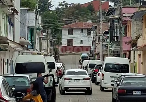 Piden reubicar parada de transporte foráneo Piden reubicar parada de transporte foráneo