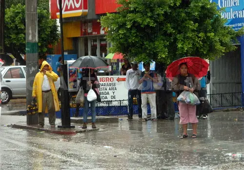 Azotar&aacute;n torrenciales lluvias al estado: PC