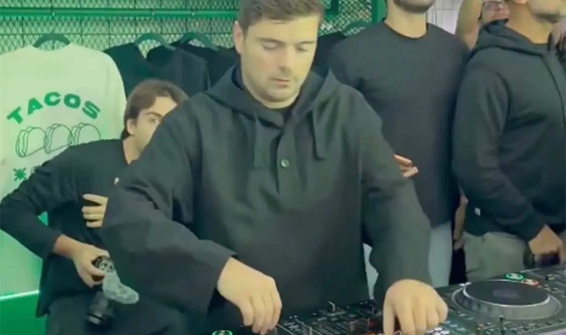 Martin Garrix toca en taquería