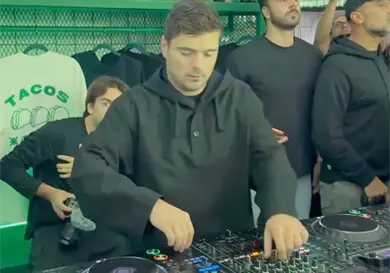 Martin Garrix toca en taquer&iacute;a