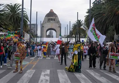 Marcha Zombie recorre el Centro Hist&oacute;rico