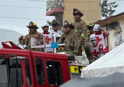 Dan último adiós a bombero fallecido en siniestro Dan último adiós a bombero fallecido en siniestro