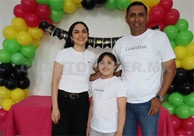 Valentina festeja 8 años de vida Valentina festeja 8 años de vida