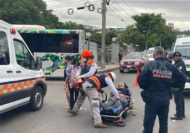 La atropella una combi for&aacute;nea en perif&eacute;rico