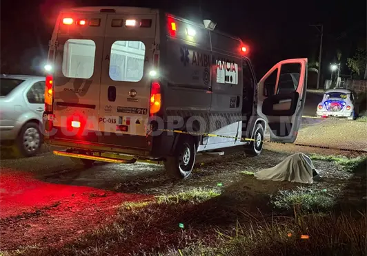 Hallan muerto a adulto mayor en carretera