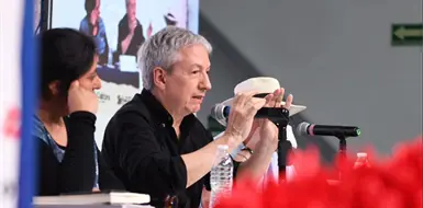 David Toscana engalana la FIL Unach