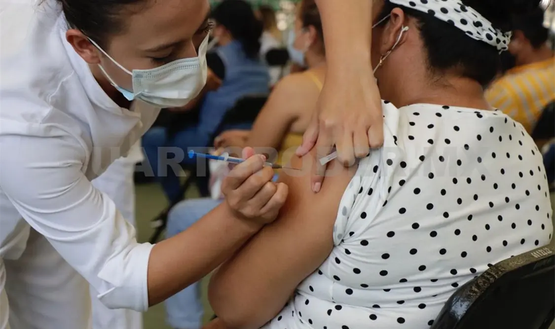 Hay un millón 768 mil 200 vacunas para reducir riesgos contra la Influenza. Diego Pérez / CP