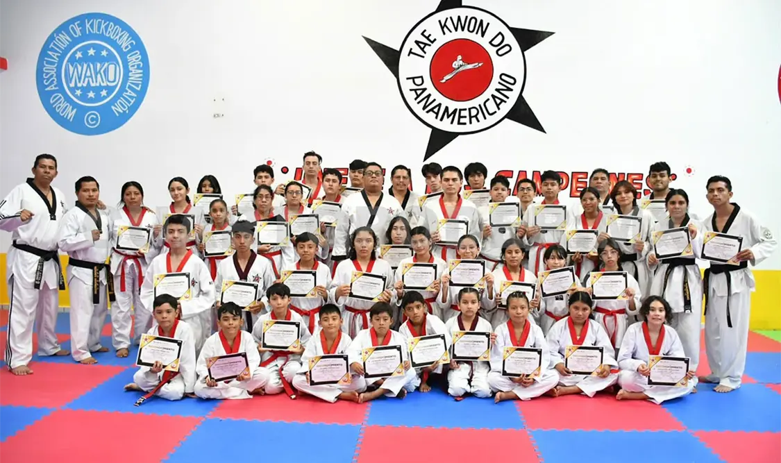 Más de 40 artemarcialistas de distintas escuelas participaron en el Taller de Formas 2026 de la Selección Lobos de Chiapas, efectuado en Tuxtla Gutiérrez. Cortesía