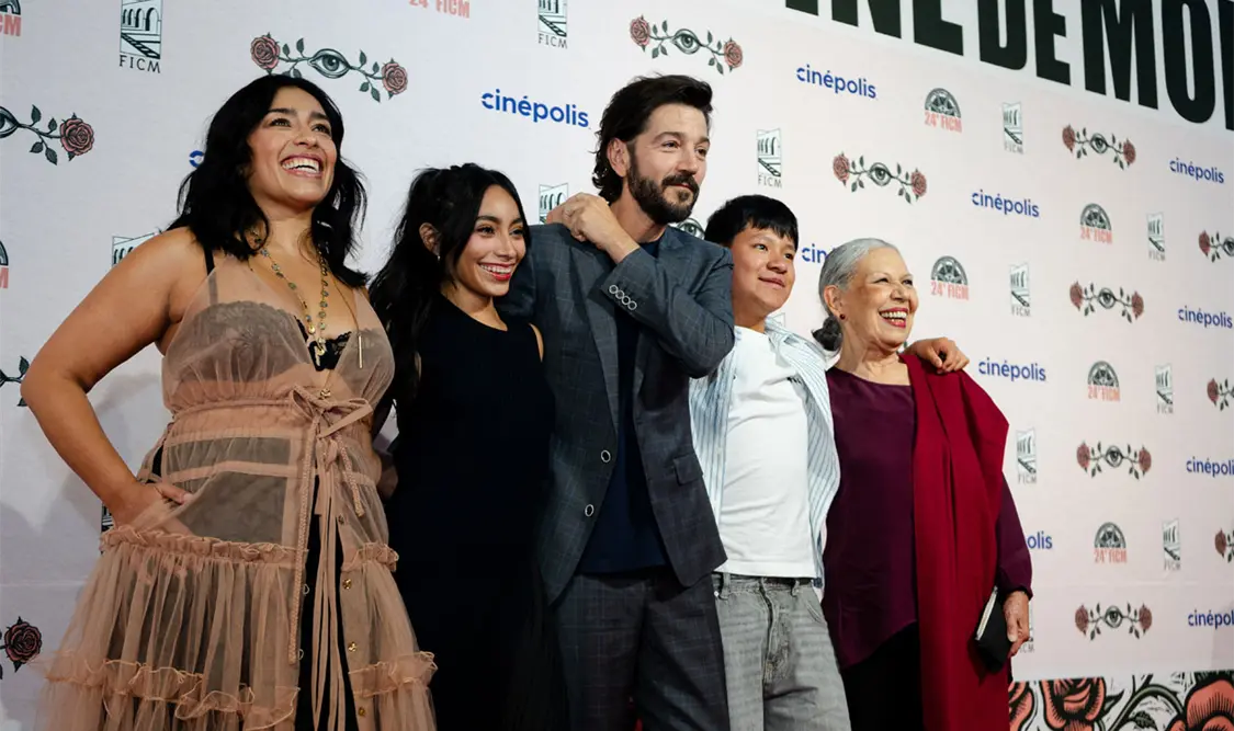 Ceniza en la boca de Diego Luna