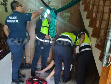 Muere mientras estaba sentado en su sillón Muere mientras estaba sentado en su sillón
