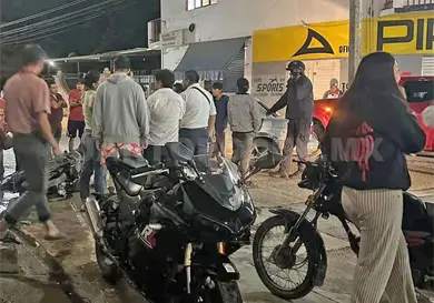 Encontronazo frente a terminal; un lesionado