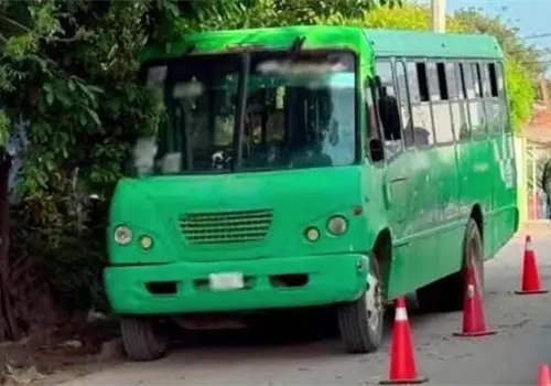 Suspenden clases en escuela secundaria tras ataque Suspenden clases en escuela secundaria tras ataque