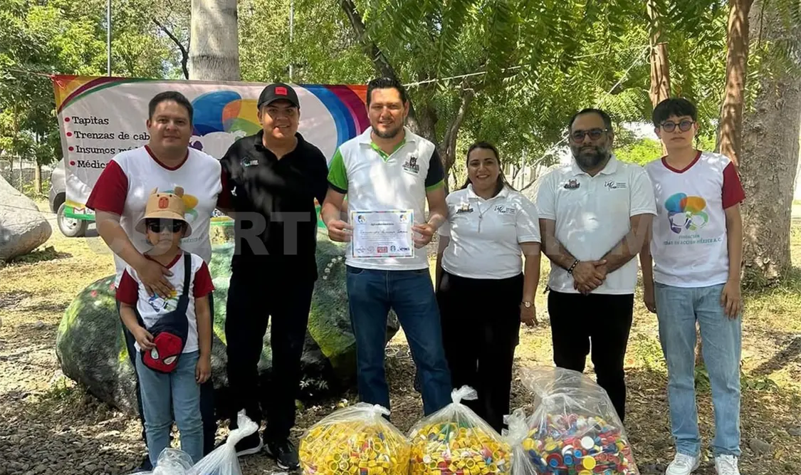 En las instalaciones del parque ecológico Los Cerritos decenas de personas acudieron para entregar las bolsas. Rafael Victorio / CP