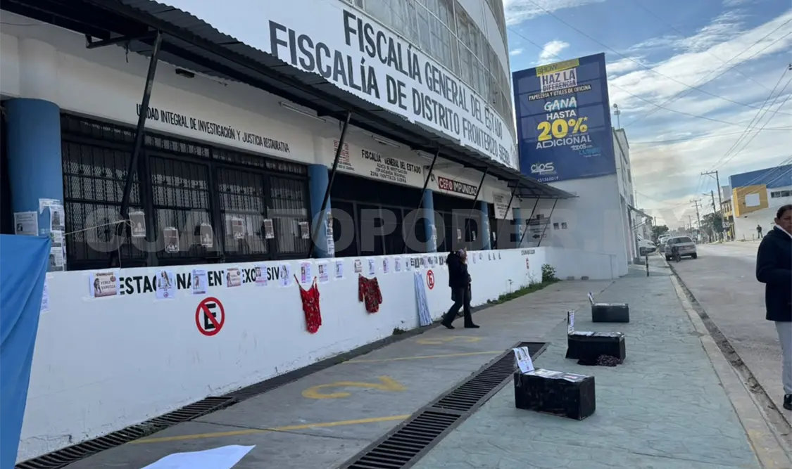 El bloqueo se realizó frente a las instalaciones de la Fiscalía. Juan Orel / CP