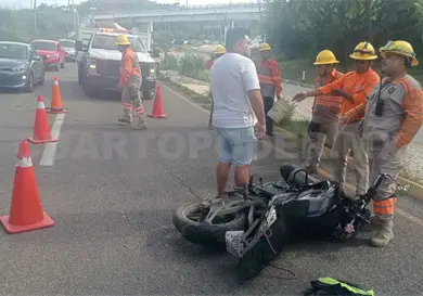 Derrapan en una motocicleta y quedan malheridos Derrapan en una motocicleta y quedan malheridos