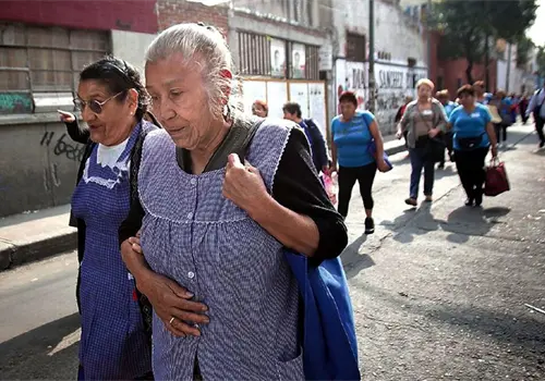 Hay más adultos mayores; cayó tasa de fecundidad Hay más adultos mayores; cayó tasa de fecundidad