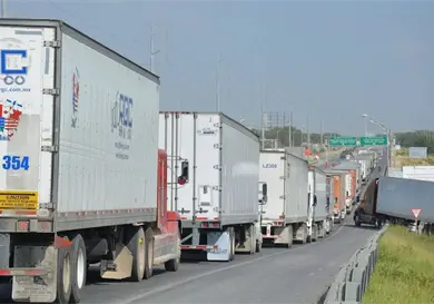 Mantienen paro nacional de transportistas Mantienen paro nacional de transportistas
