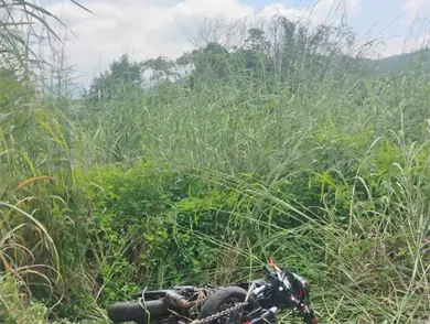 Derrape fatal: muere motorista en carretera Derrape fatal: muere motorista en carretera