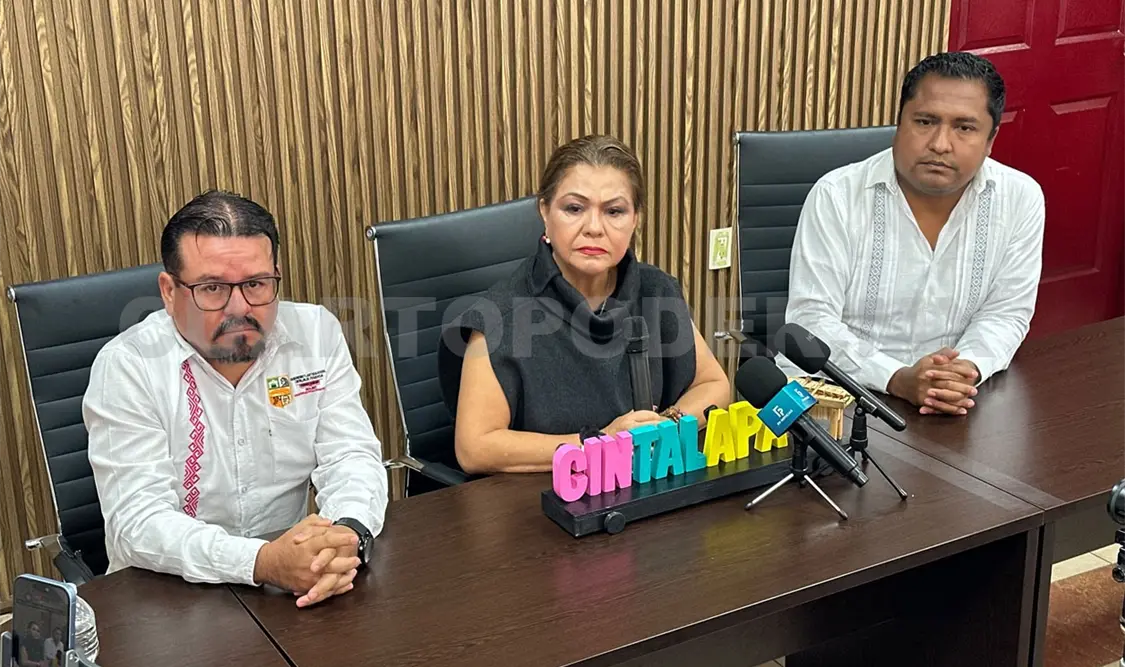 La presidenta municipal de Cintalapa realizó una rueda prensa para esclarecer la situación. Osman Toledo / CP