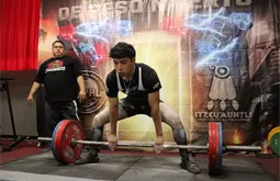 Fuerza y talento en Campeonato de Peso Muerto Fuerza y talento en Campeonato de Peso Muerto