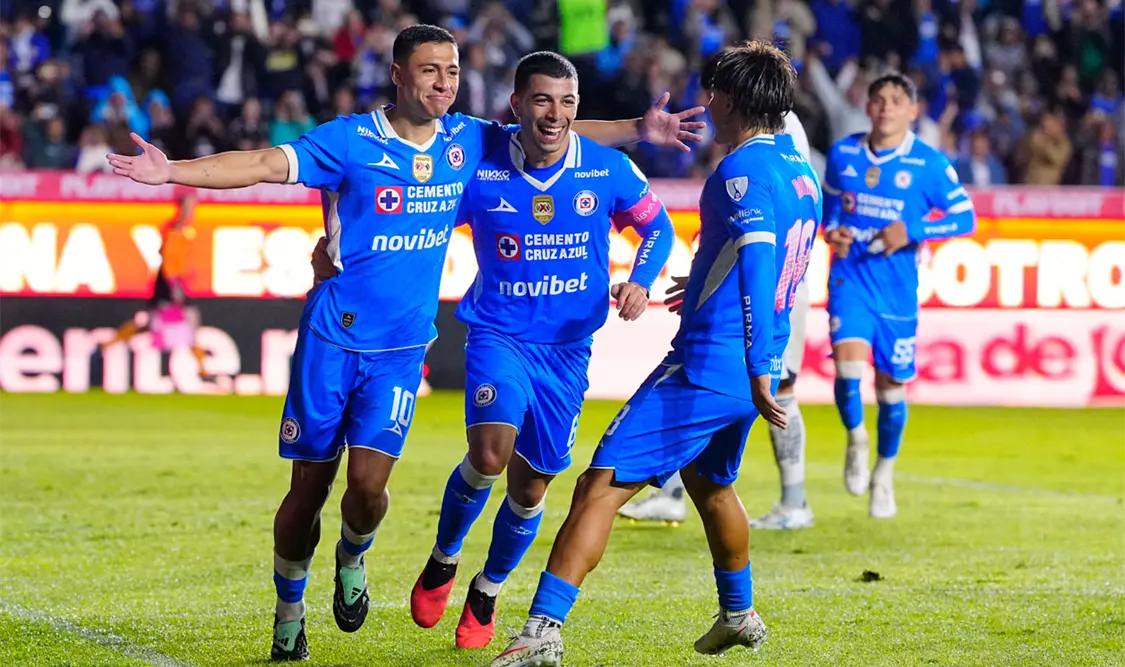 Cruz Azul consiguió un contundente triunfo de 3-1 sobre Querétaro en el estadio La Corregidora