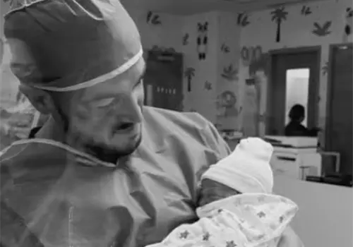 Mariana y Samuel reciben a su beb&eacute;