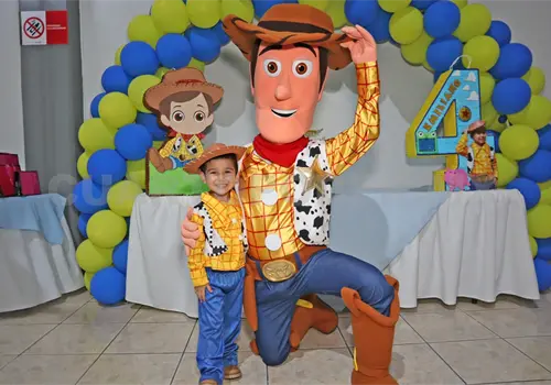 Edrian Emiliano recibe el bautismo Edrian Emiliano recibe el bautismo
