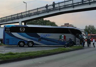 Acuerdan retiro de bloqueos carreteros