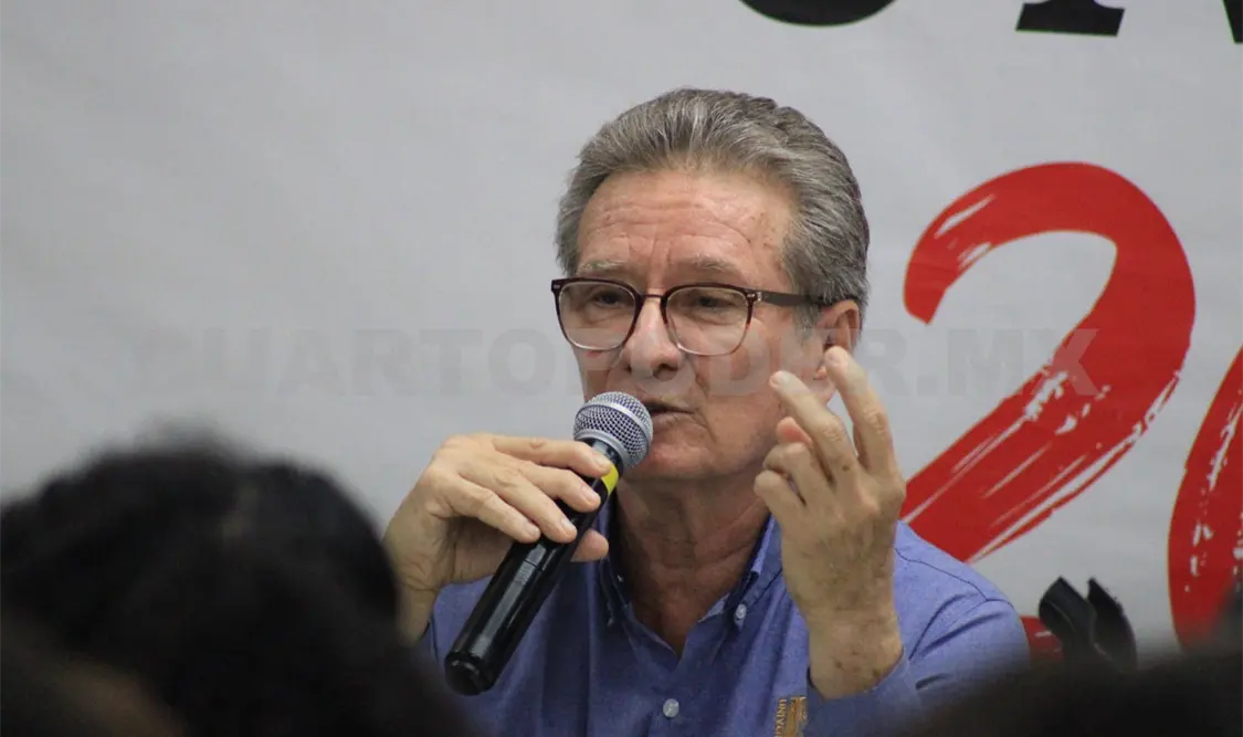El investigador participó en la FIL Unach para presentar el libro sobre plantas medicinales. Daniel Oropeza / CP