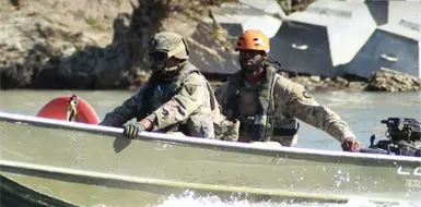 Autorizan que 28 marines  ingresen armados a M&eacute;xico