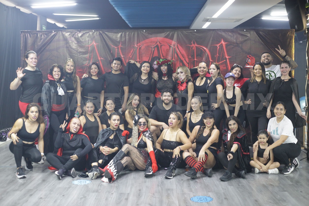 Amanda celebra al estilo vampírico