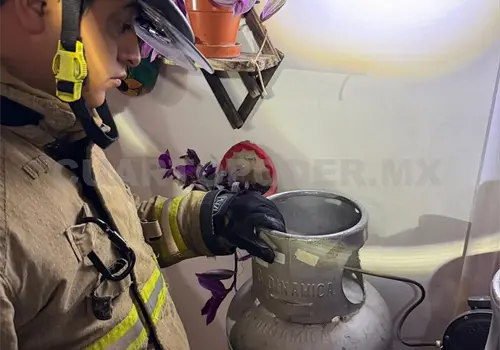 Evitan una explosi&oacute;n de cilindro con fuga de gas